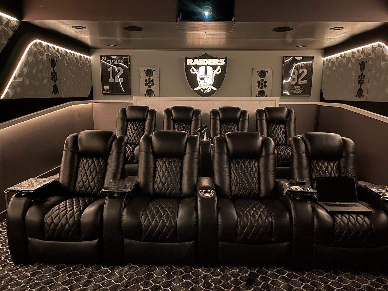 Diode NEON BLAZE Wet Location / IP65 / 5 Year Warranty / 80+ CRI RGB Diffused linear LED Lighting